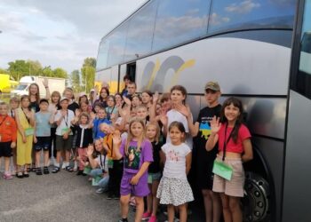 Grupo de menores ucranianos que pasará el verano en Euskadi y Navarra. Foto: Chernobil Elkartea