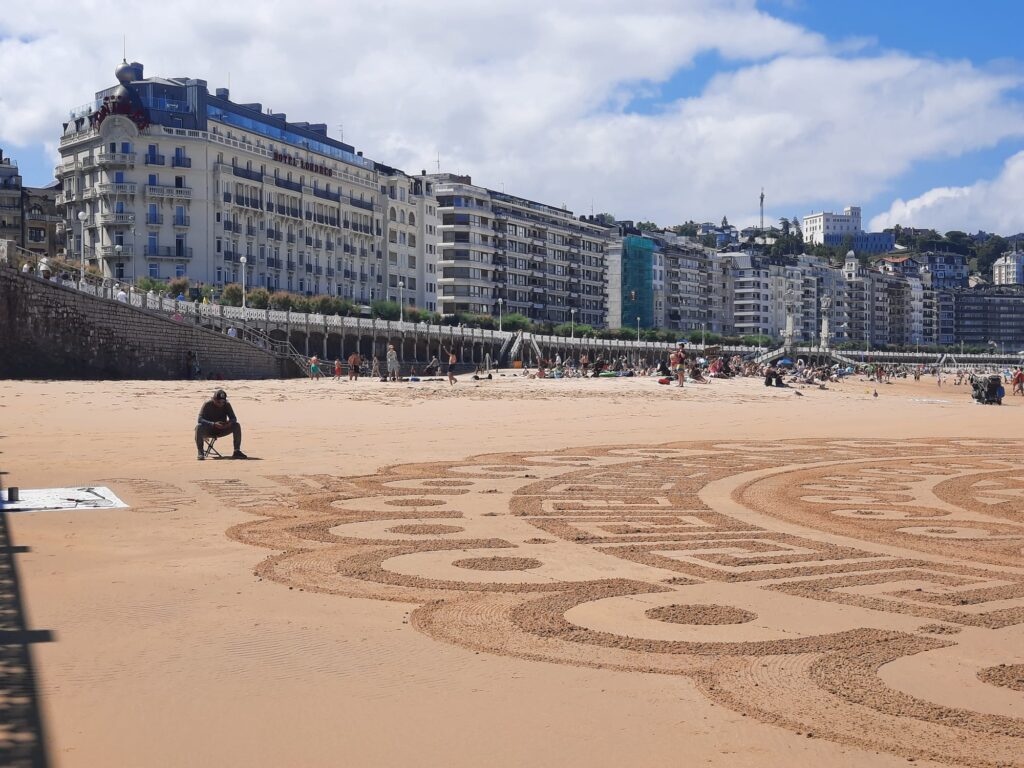 German1 Germán Cedano, el dibujante de la playa de la Concha