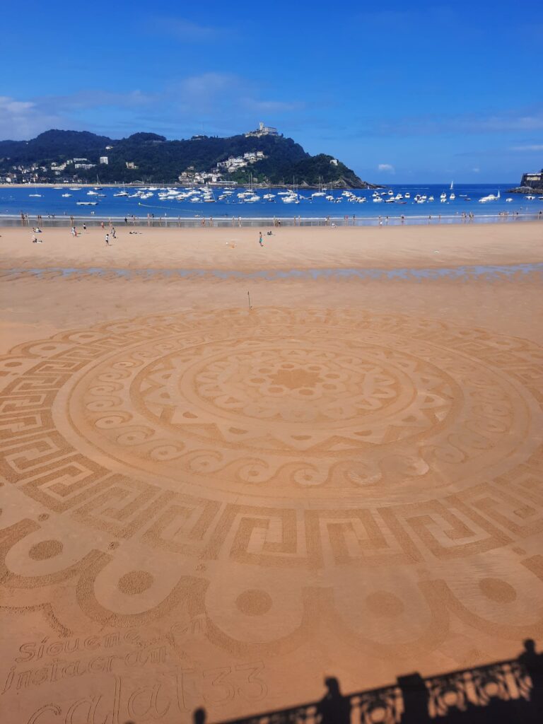 German3 El famoso “dibujante de la playa” realizará una obra en La Concha por el I Concurso de Castillos de Arena de ATECE