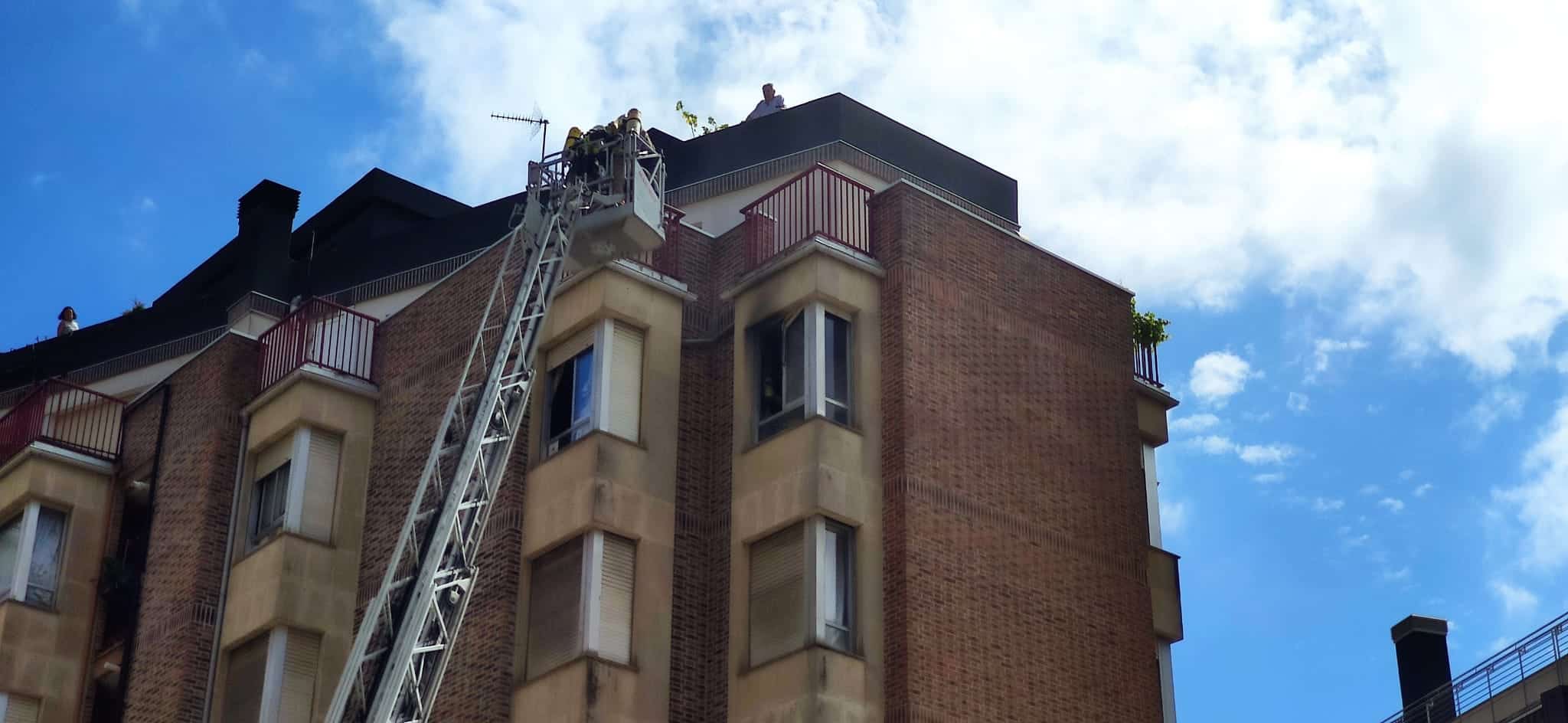 bomberos3 - Cuatro atendidos por inhalación de humo en un incendio en Gros