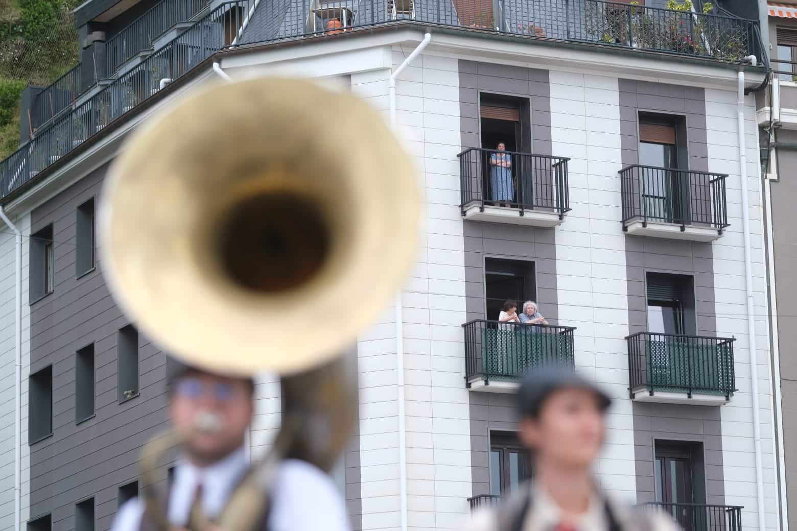 jazz6 - (Fotos) Euskorleans recorre las calles y anuncia que el Jazzaldia ya está en Donostia