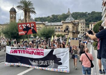 Manifestación antitaurina. Foto: Eguzki