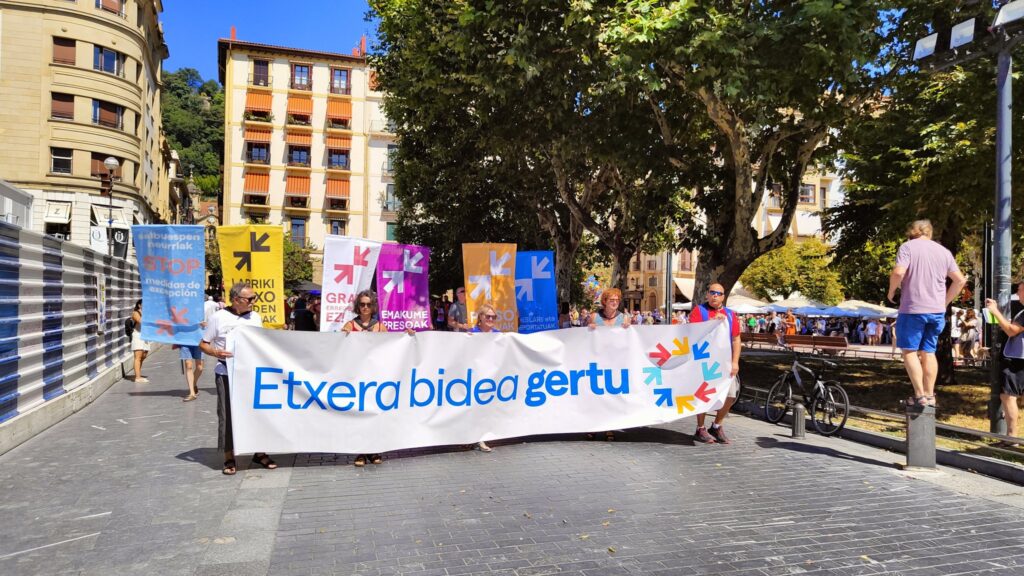 SAre Sare reivindica en San Sebastián el regreso "a casa" de los presos de ETA