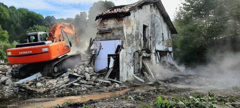 Derribo del caserio Matxinene de Loiola Áncora denuncia la “destrucción” de otro caserío histórico de Donostia