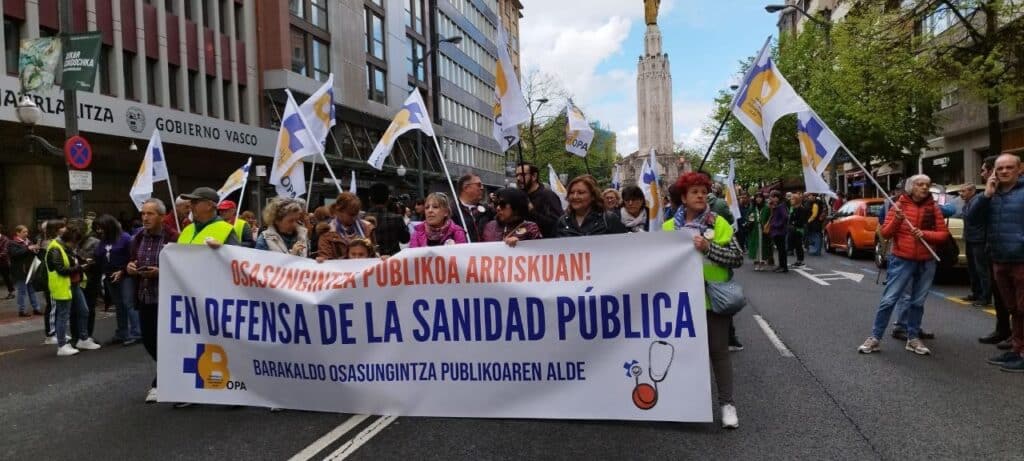 Manifestacion en defensa de la sanidad publica Plataformas por la sanidad pública vuelven a la calle a decir "basta ya"