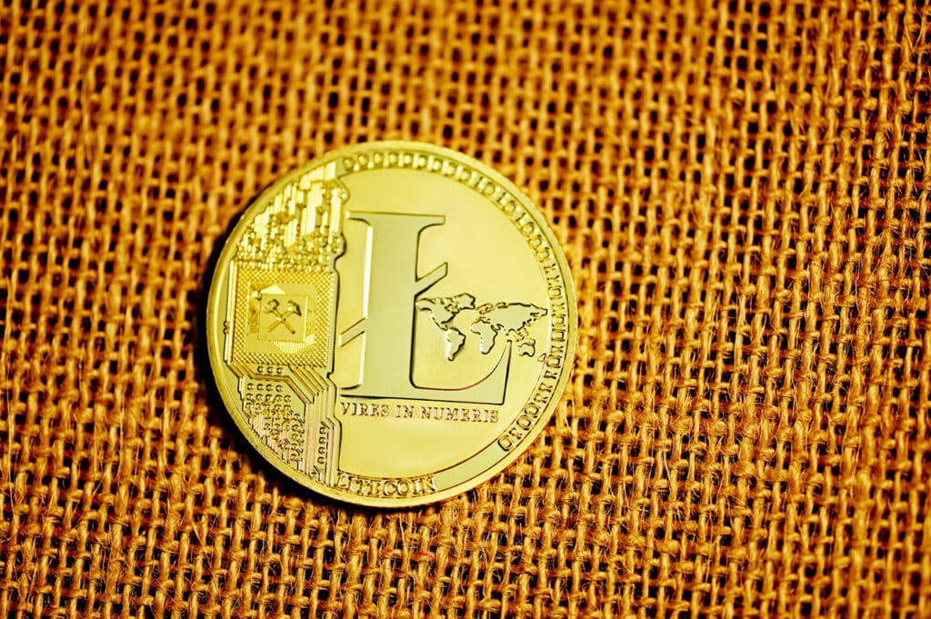 kanchanara m8pHtTykMs unsplash El Panorama Legal y Regulatorio Para la Promoción de las Criptomonedas en España