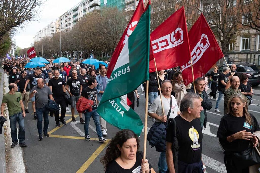 XE3S9852 1 Los sindicatos convocan diez días más de huelga en la enseñanza concertada