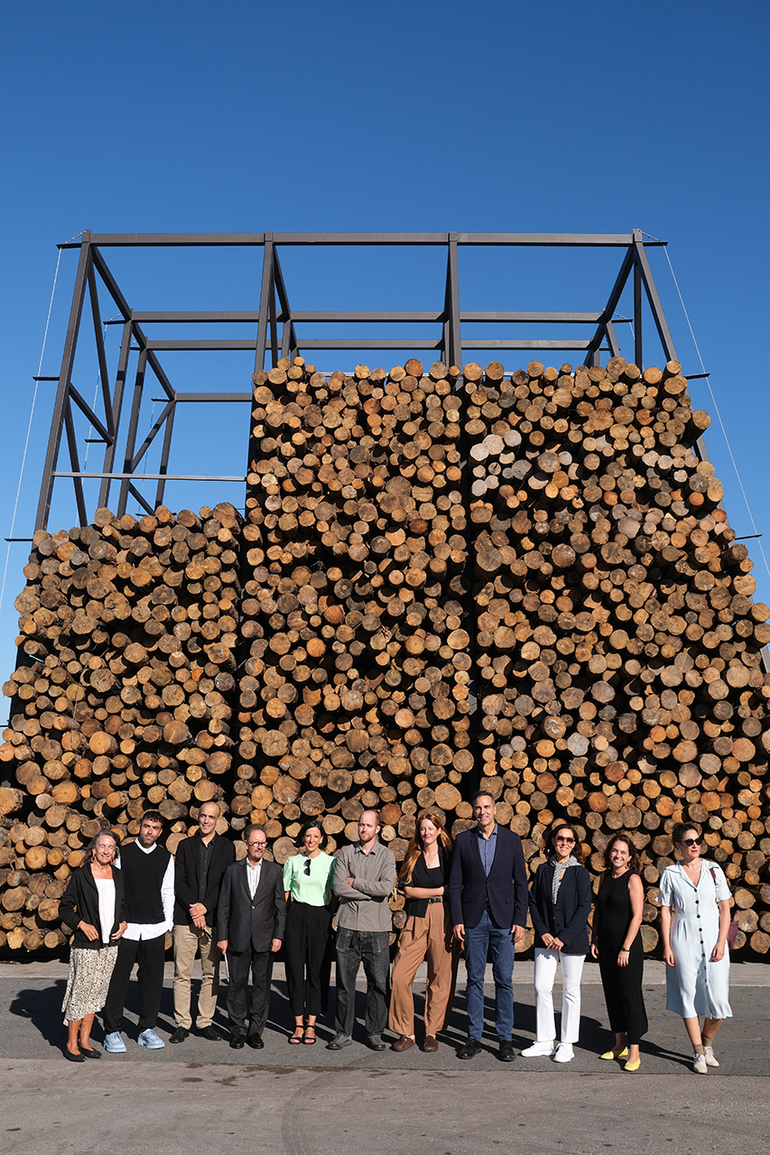 XE4S4405 - "Lost Forest", toneladas de madera quemada en Sagüés para concienciar sobre los incendios