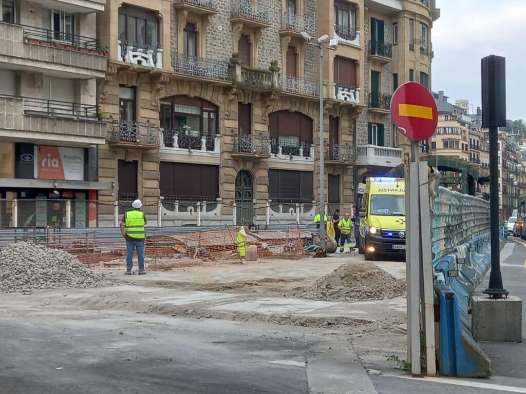 b8ae6e52 fbd4 43d3 bf09 6b8006a08232 Un trabajador herido en las obras del Topo junto a la Concha