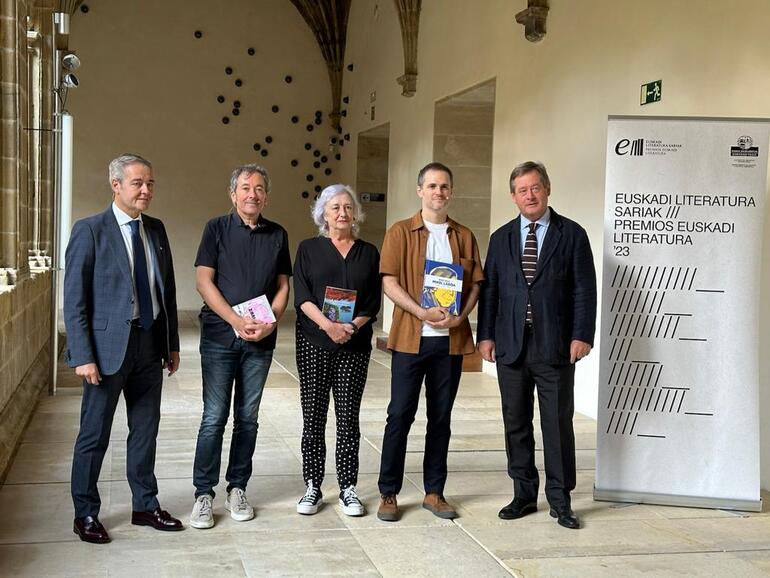 n770 Euskadi Literatura sariak 2023 Arantxa Urretabizkaia, Patxi Zubizarreta y Joseba Larratxe, los tres primeros Premios Euskadi de Literatura de este año