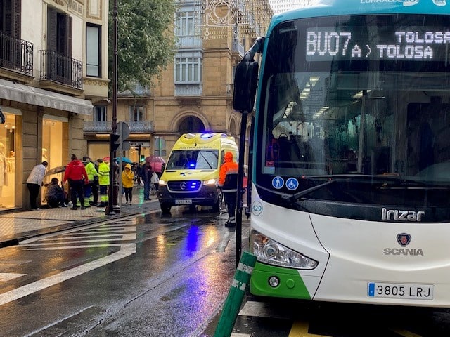2 - Atropellado por un autobús en el cruce entre Urbieta y San Martín