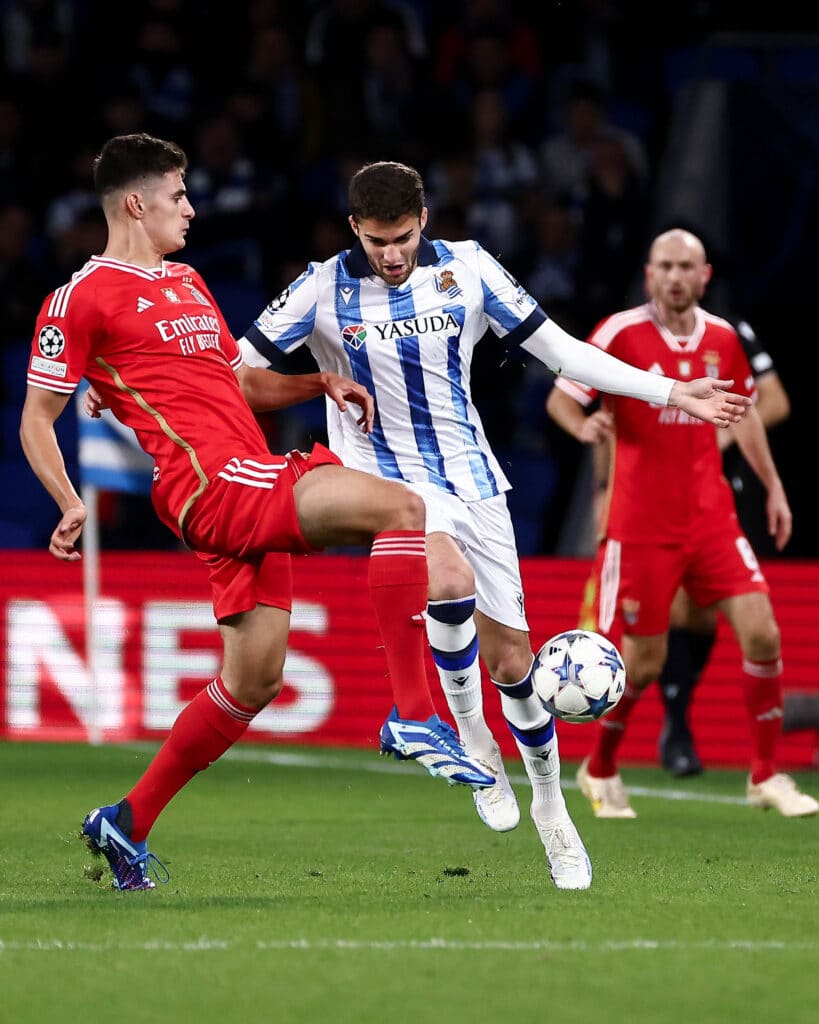 Un torrente llamado Real Sociedad arrolla al Benfica en 21 minutos (3-1) 2 F b3NtsWsAEHh m Un torrente llamado Real Sociedad arrolla al Benfica en 21 minutos (3-1)