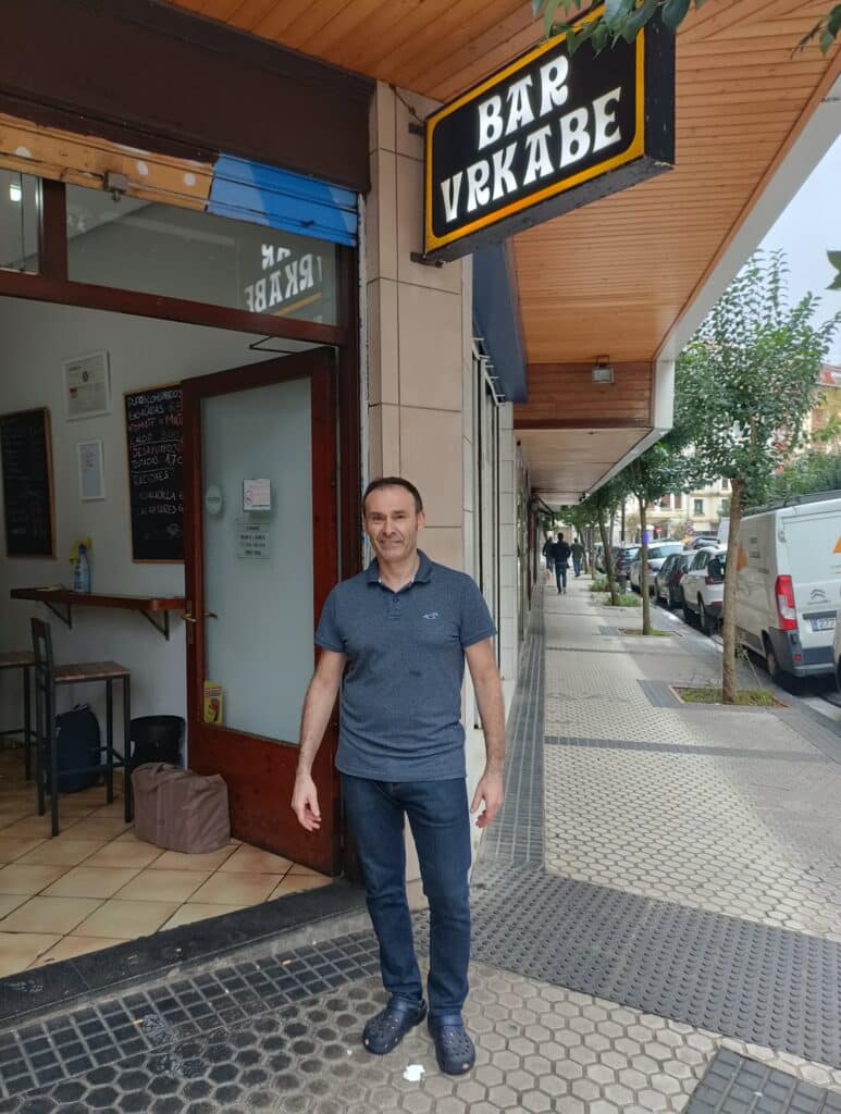 40 años del Urkabe de Gros: patatas chips, croquetas y ambiente de tasca tradicional 17 Urkabe Donostia Gros bar 40 años del Urkabe de Gros: patatas chips, croquetas y ambiente de tasca tradicional
