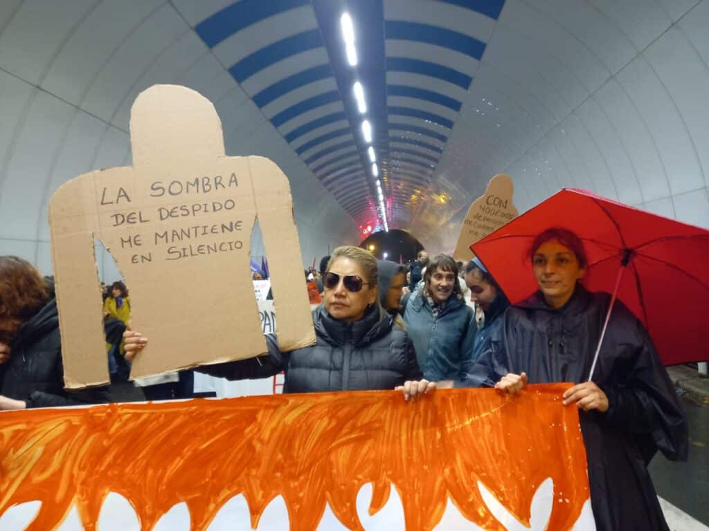 San Sebastián despide la primera huelga feminista con una gran manifestación 2 WhatsApp Image 2023 11 30 at 18.12.54 San Sebastián despide la primera huelga feminista con una gran manifestación