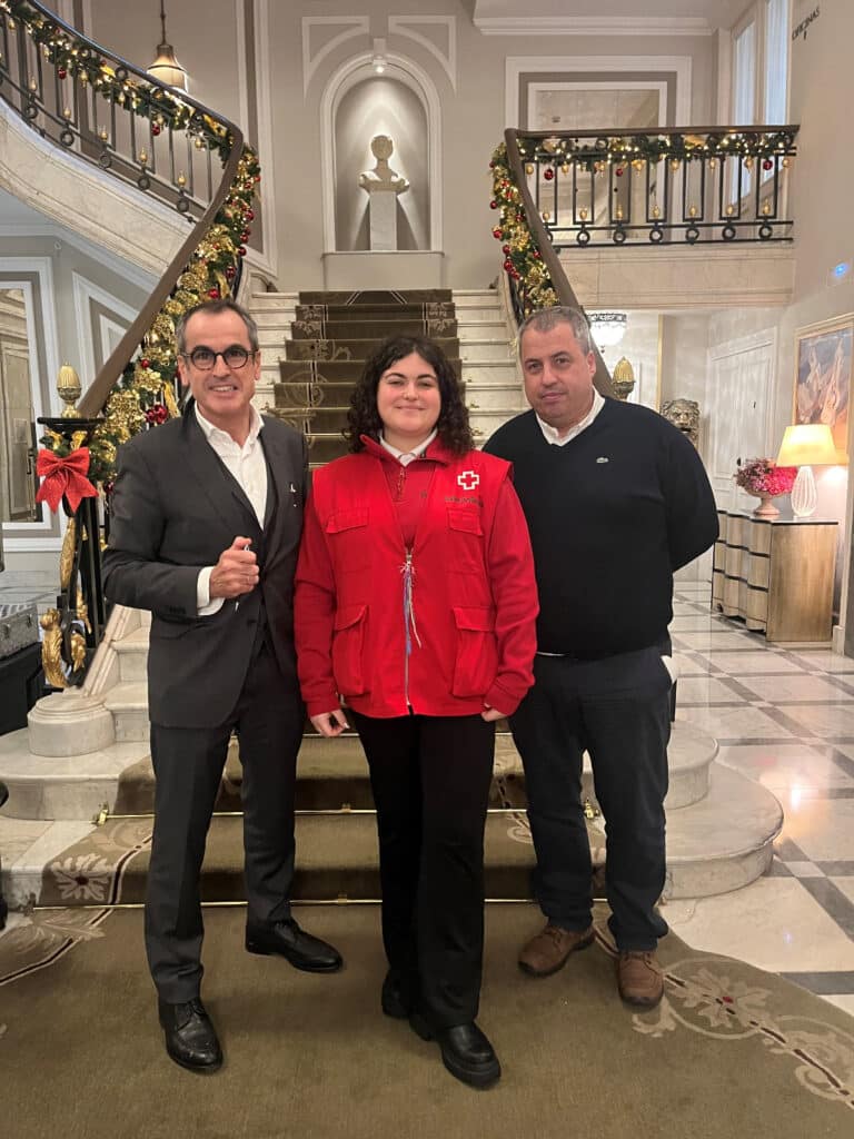 Firma CR HG2 22 hoteles de Gipuzkoa recogerán juguetes para la campaña navideña de Cruz Roja
