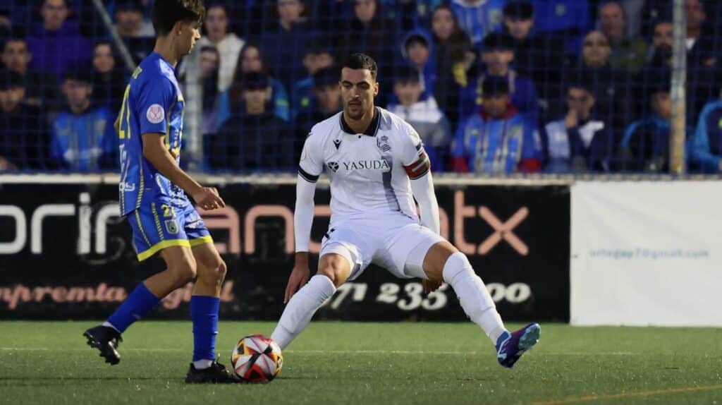 La Real Sociedad tira de oficio en Andratx (0-1) 2 GArfhcQWsAAcPh0 La Real Sociedad tira de oficio en Andratx (0-1)