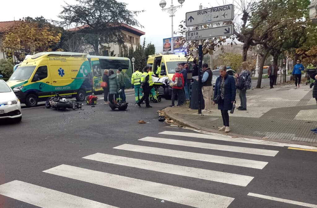 WhatsApp Image 2023 12 12 at 10.13.58 Un motorista trasladado al hospital tras un accidente en la Avenida de Navarra