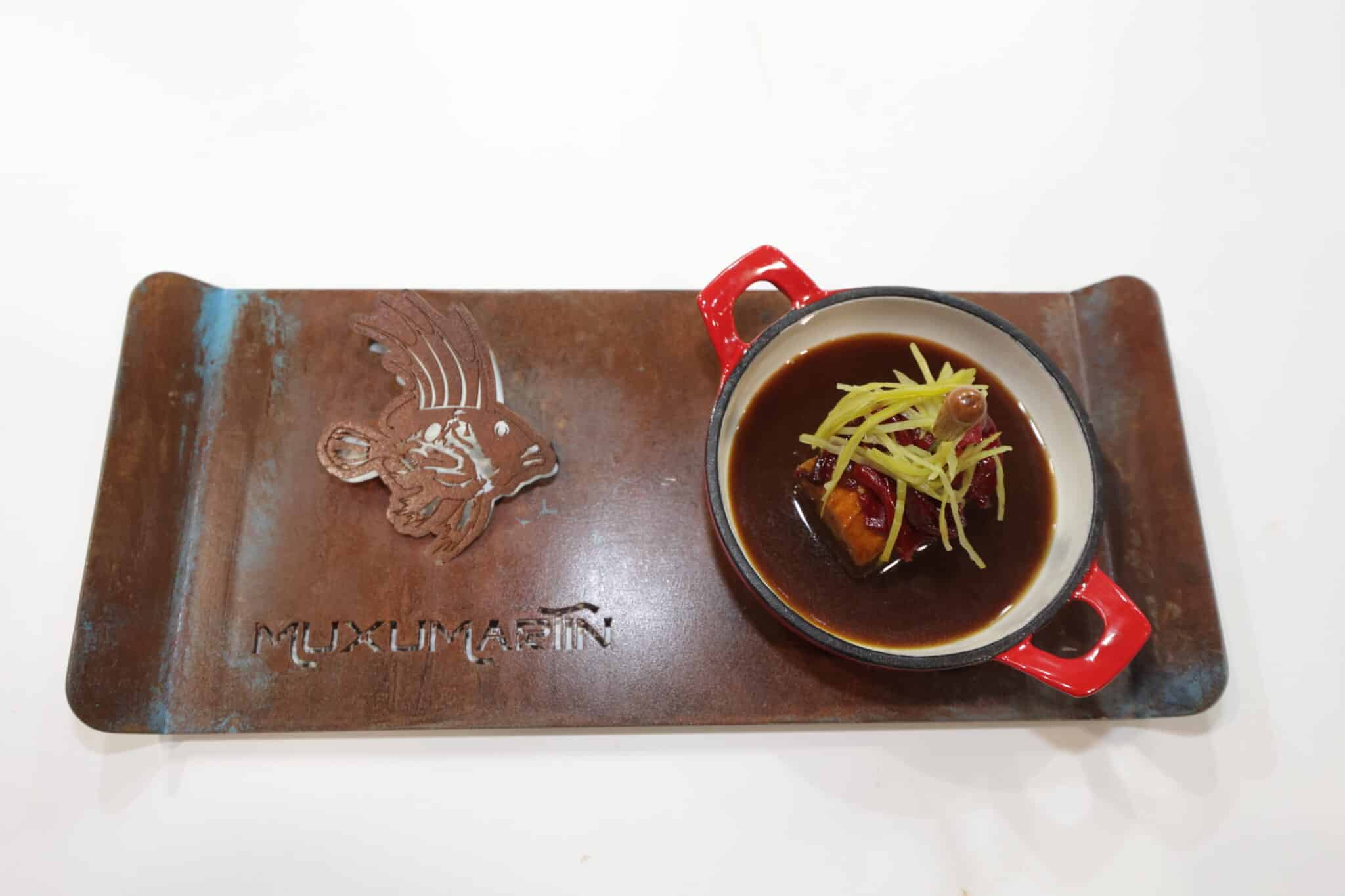 Bocadillo prensado de ternera scaled El donostiarra Muxumartin, segundo en el campeonato de pintxos celebrado en Madrid Fusión