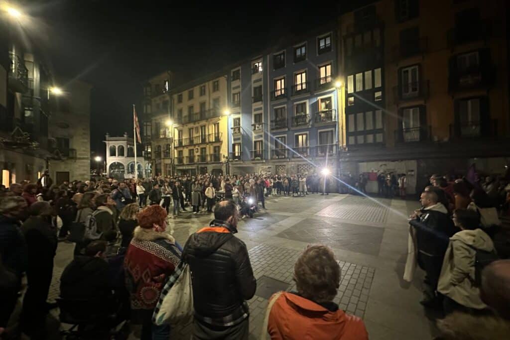 GFB7srZWEAAuIM8 Tercera denuncia contra el osteópata acusado de abusar de mujeres en su consulta de Tolosa
