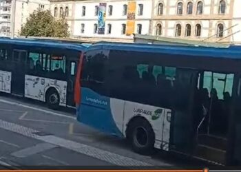 Autobuses en el paseo Federico García Lorca de Donostia. Foto: Asociación vecinal del Urumea