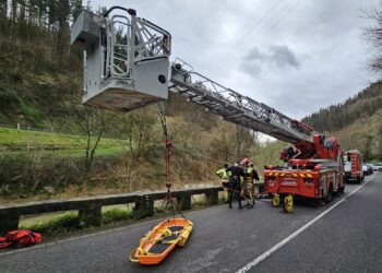 Rescate de persona fallecida en el río Deba. Foto: Bomberos de Euskadi