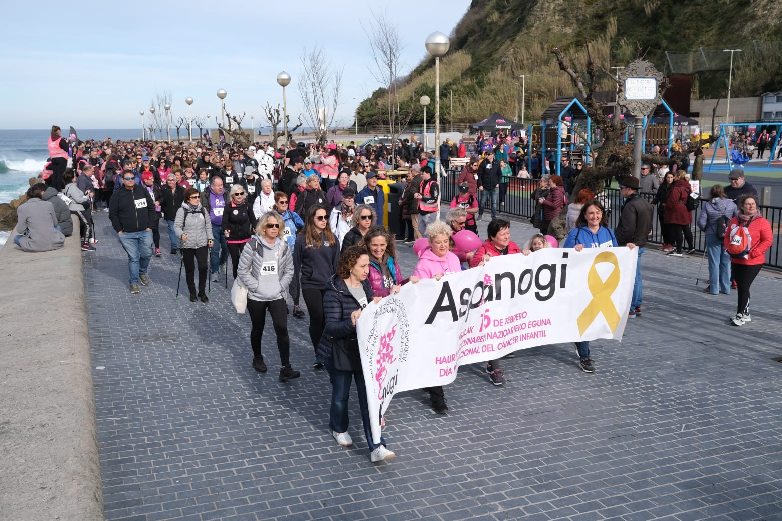 WhatsApp Image 2024 02 18 at 11.28.18 - (Fotos) Marchando contra el cáncer infantil en Donostia