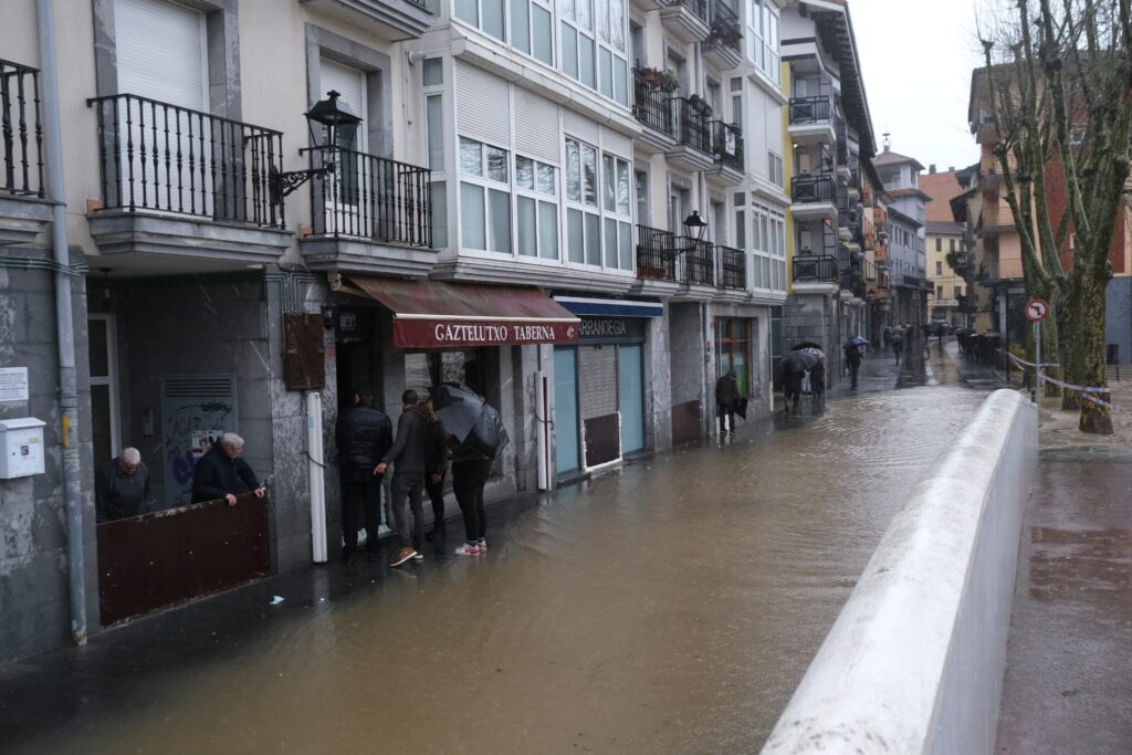 WhatsApp Image 2024 02 27 at 12.05.24 La atención puesta en las cuencas del Urola, del Deba y del Oria pese a que empieza a remitir la lluvia