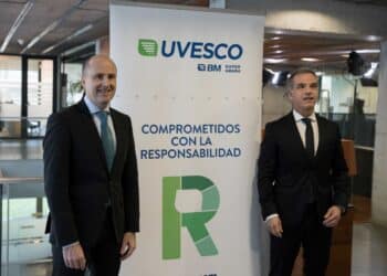 Hoy en Donostia  Ángel Jareño, CEO de Grupo Uvesco, y José Ramón Fernández de Barrena, presidente de la compañía. Foto: Uvesco