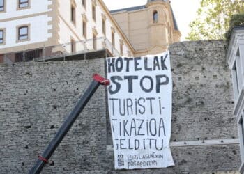 Protesta contra la turisficación. Foto: Bizilagunekin