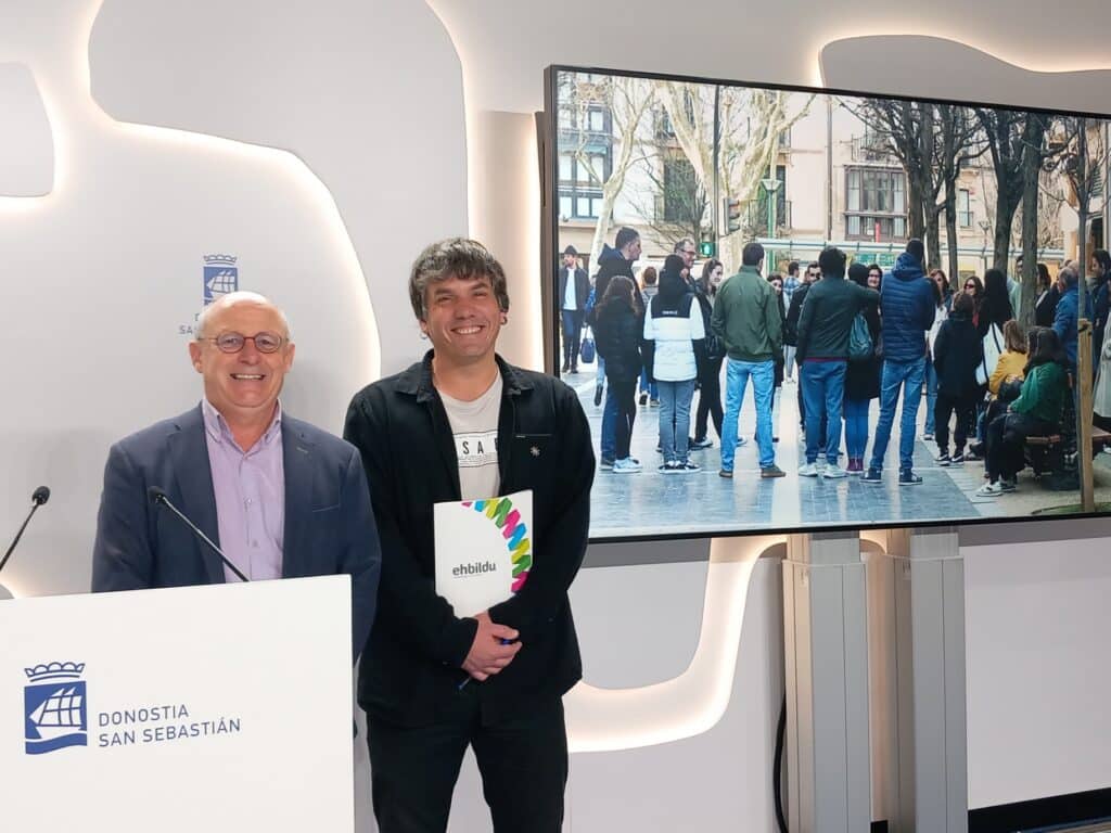 EH BIldu Donostia Turismo EH Bildu Donostia: "La regulación de los grupos turísticos es otra oportunidad perdida para atender las necesidades de la ciudanía"