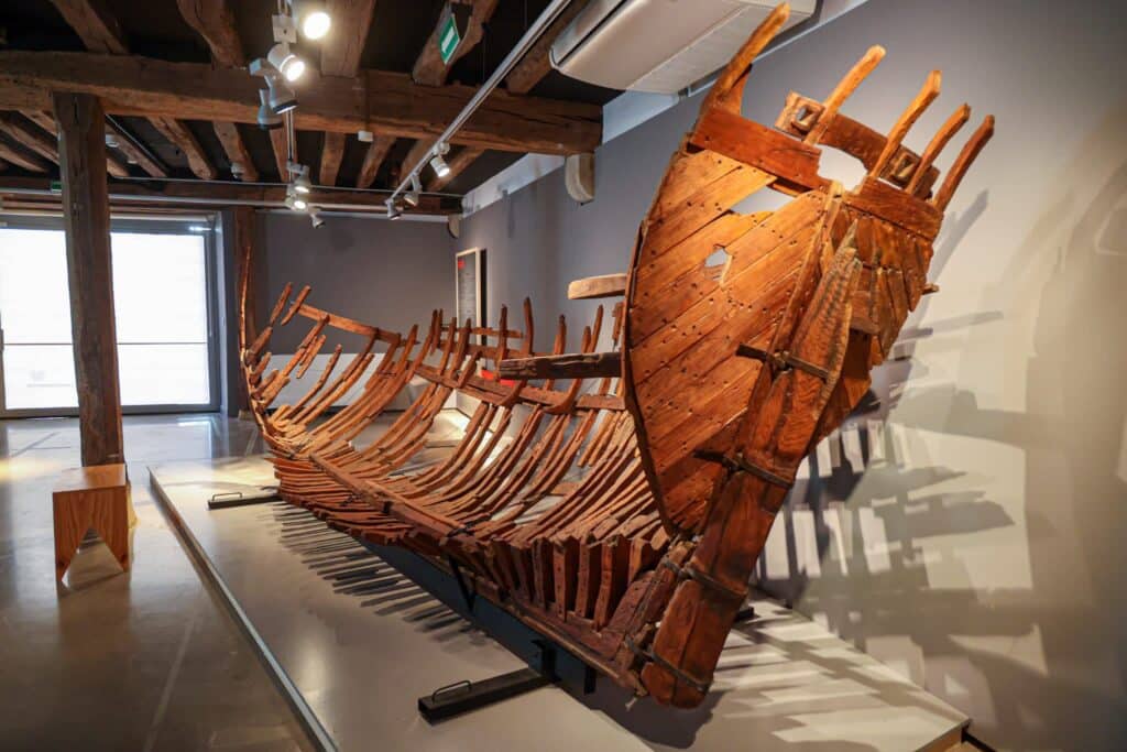 Moilak Erakusketa Itsas Museoa Euskal Itsas Museoa invita a conocer los puertos de Pasaia y Donostia