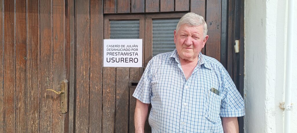Stop Desahucios denuncia "las irregularidades judiciales" en el caso del pensionista expulsado de su caserío en Astigarraga 18 Desahucios Julian Astigarraga Stop Desahucios denuncia "las irregularidades judiciales" en el caso del pensionista expulsado de su caserío en Astigarraga
