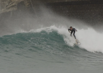 Prueba surfista del Rip Curl GromSearch en su retorno a Donostia. Foto: GSF