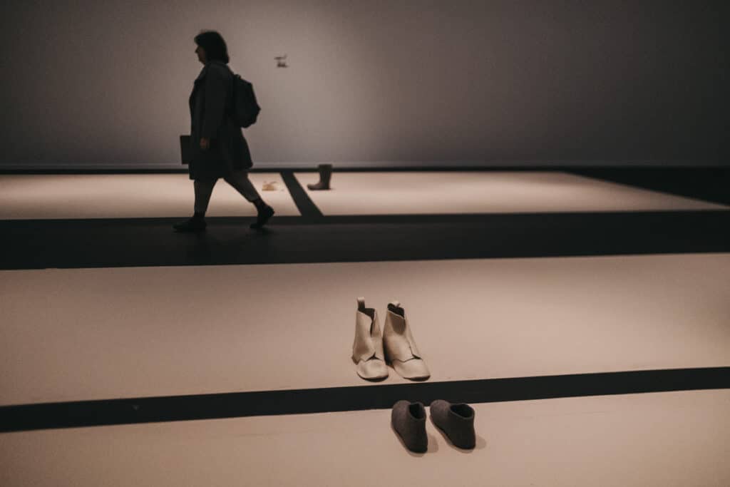XE4S3968 (Fotos) Eva Lootz "envuelve" la sala Kubo Kutxa con una gran muestra de su obra