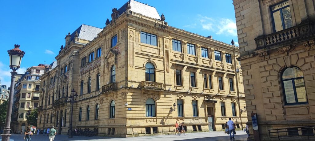 Donostia OP Correos facilita en Gipuzkoa las etiquetas de la DGT para las Zonas de Bajas Emisiones