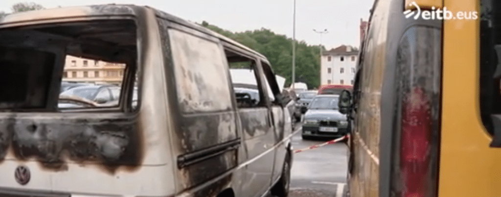 Dos coches calcinados y tres dañados en un incendio en Pasaia Antxo 2 pasaia Dos coches calcinados y tres dañados en un incendio en Pasaia Antxo