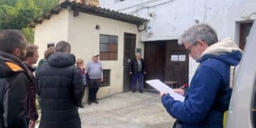 Julian Gurrutxaga regresa a su caserío de Astigarraga a recoger sus pertenencias tras ser desahuciado: SOS Desahucios