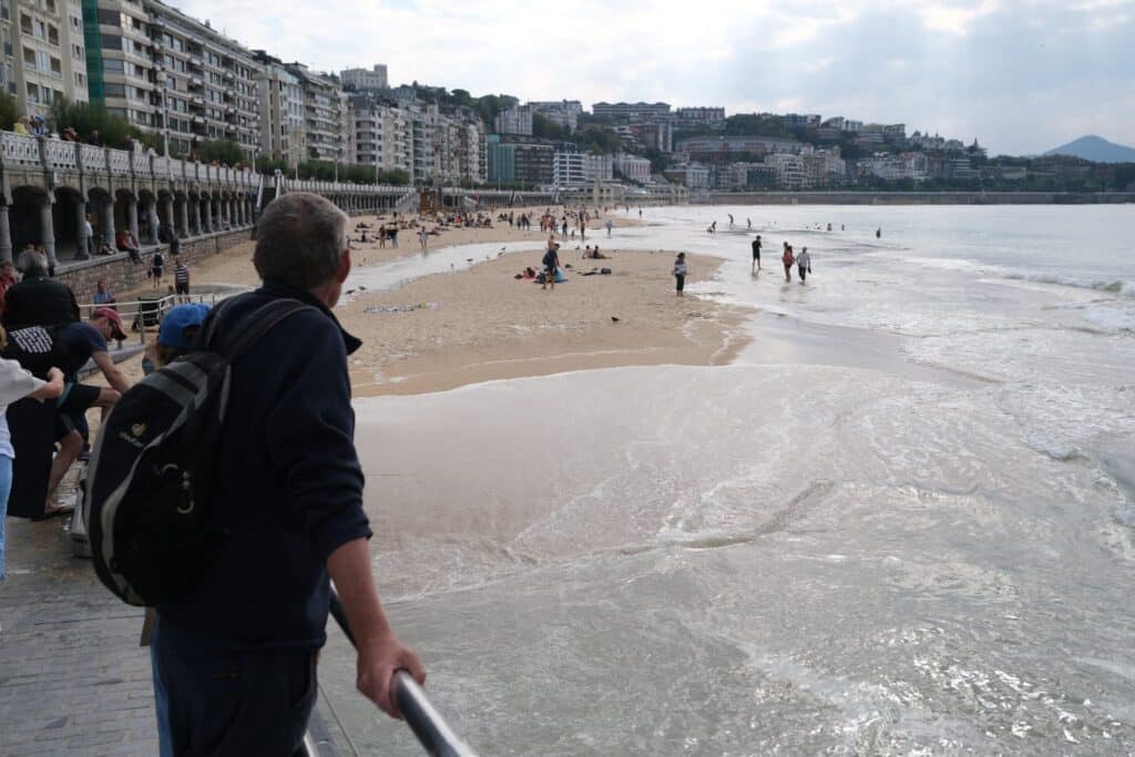 WhatsApp Image 2024 09 19 at 14.13.10 Hicham Badraoui, el migrante que busca al joven al que rescató del mar en la playa de la Concha