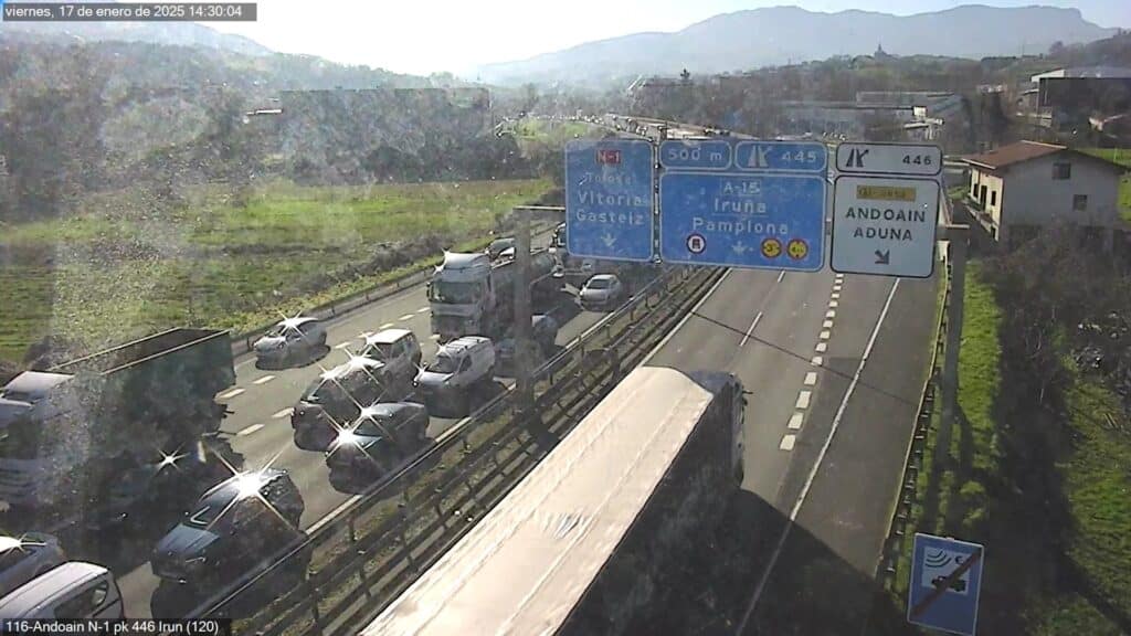 Tres heridos en un accidente en la N-I en Andoain entre diez vehículos 11 Andoain Tres heridos en un accidente en la N-I en Andoain entre diez vehículos