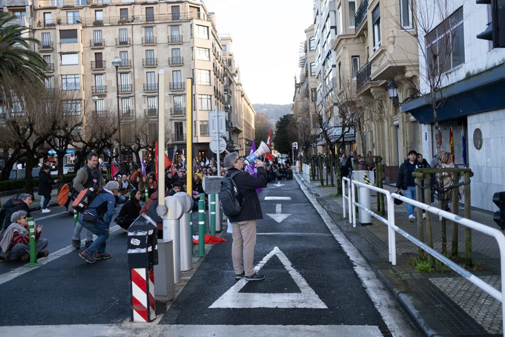 Manifestacion educacion 3 Manifestacion educacion 3 Miles de personas se manifiestan en Donostia en la segunda jornada de huelga de la Educación Pública Vasca