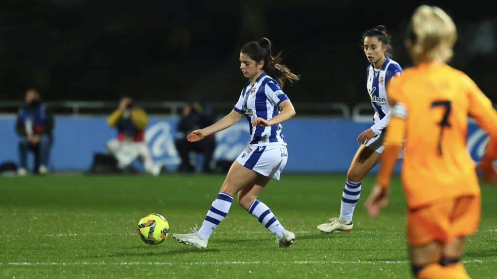 realfem El Real Madrid consolida la segunda plaza tras golear a la Real Sociedad (4-1)