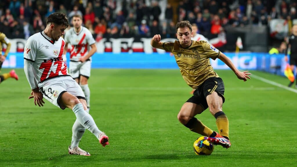 La Real Sociedad se aleja del sueño europeo tras el empate 2-2 con el Rayo 2 RayoReal La Real Sociedad se aleja del sueño europeo tras el empate 2-2 con el Rayo
