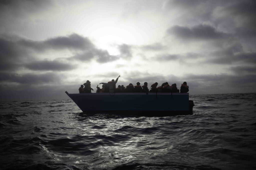 M15 AM 1 El Aita Mari pide un puerto cercano para desembarcar a 108 personas rescatadas