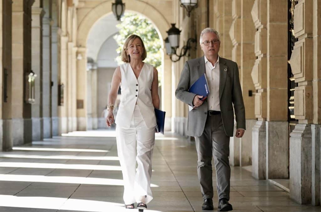 Legealdi erdiko balantzea El gobierno foral destaca acuerdos presupuestarios y avances en infraestructuras, cuidados y tecnología