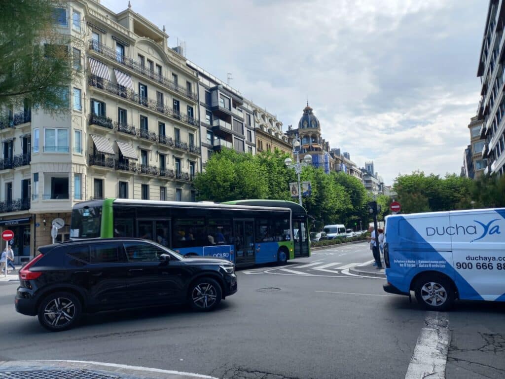 WhatsApp Image 2025 06 25 at 10.36.15 2 Donostia refuerza el transporte público y los aparcamientos periféricos ante su primer verano con Zona de Bajas Emisiones