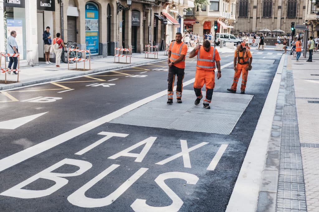 XE4S2683 (Fotos) La calle San Bartolomé, por fin 'limpia'
