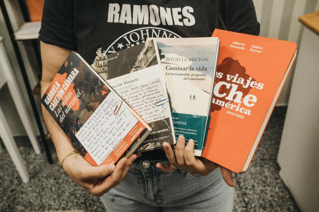 XE4S8609 Librería Errabundia en Gros: "Comprar un libro en Amazon es enriquecer a un multimillonario y no sé qué bien le está haciendo al mundo"