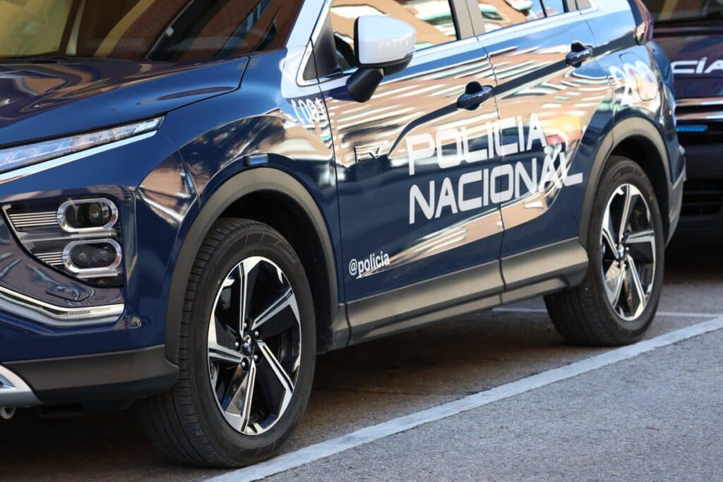 policia nacional Dos detenidos en Donostia por robar a personas mayores tras sacar dinero del banco