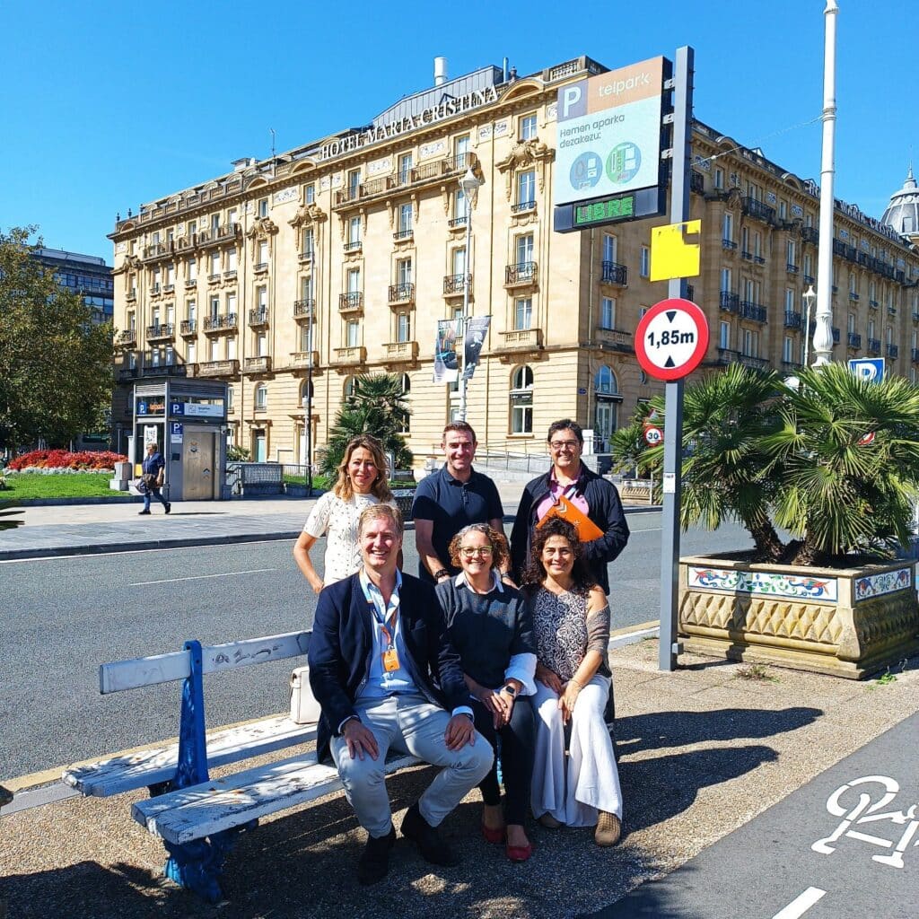 1759238141363 Una campaña para promover el comercio local ofrece descuentos en aparcamientos de Donostia