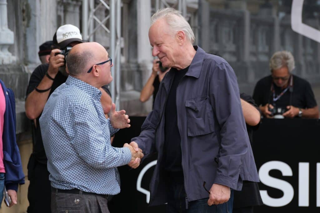 WhatsApp Image 2025 09 19 at 15.03.11 1 (Fotos) De Juliette Binoche a Bárbara Lennie en una intensa mañana de llegadas al Festival de San Sebastián